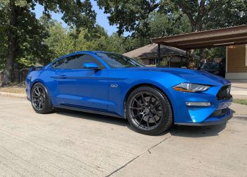 VR Forged D03 Gunmetal 20-inch Wheels on Ford Mustang 5.0 GT