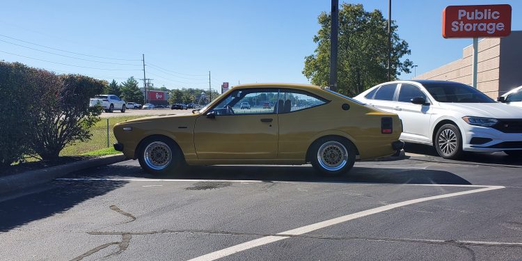 1976 Toyota Corolla Vivid Racing modifications