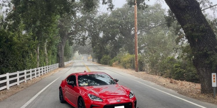 2023 Toyota GR-86 Vivid Racing modifications