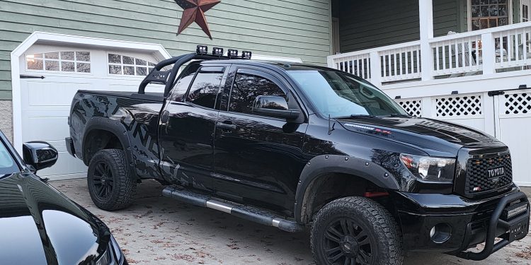 2012 Toyota Tundra Vivid Racing modifications