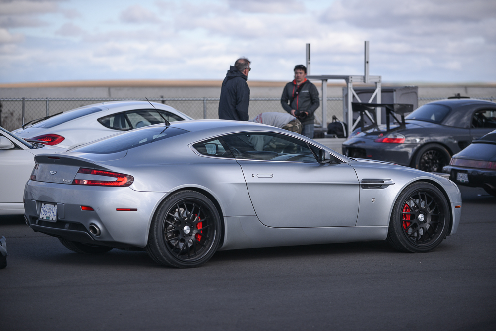 Aston Martin Vantage on 20″ Modulare M14 Wheels