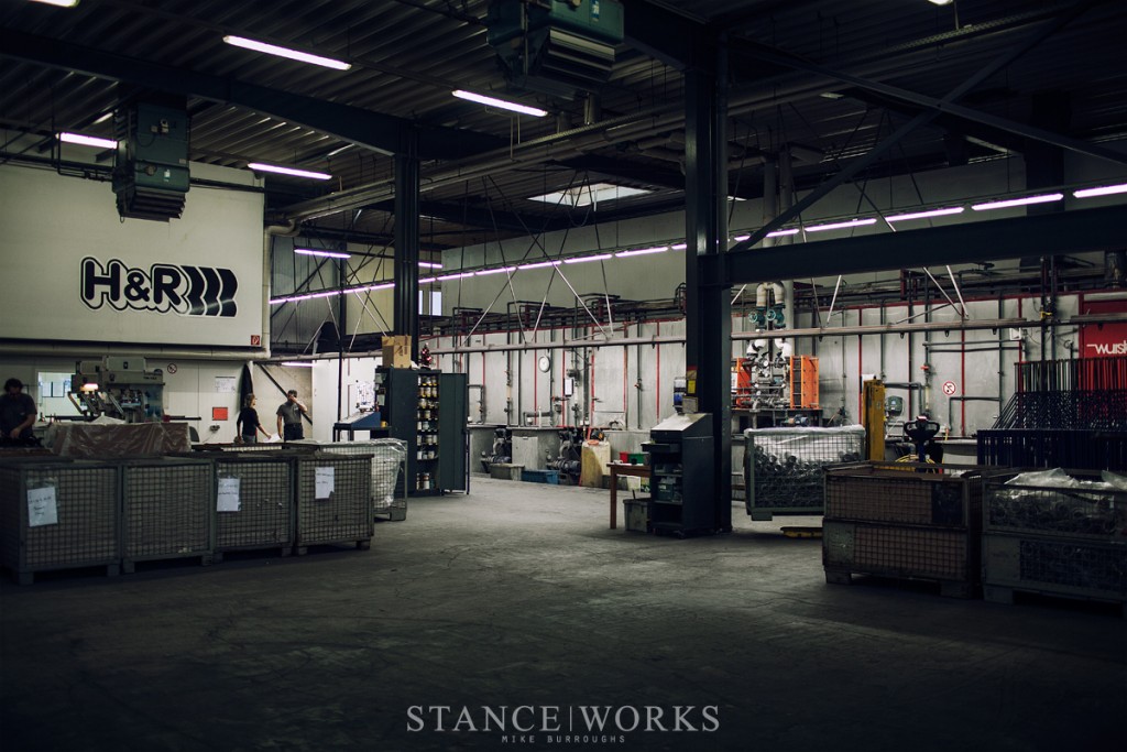 hr-suspension-powdercoating-room-factory-germany