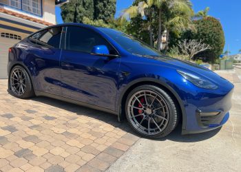 Tesla Model Y with VR Forged D03-R 1pc Monoblock 21 inch Staggard Wheels