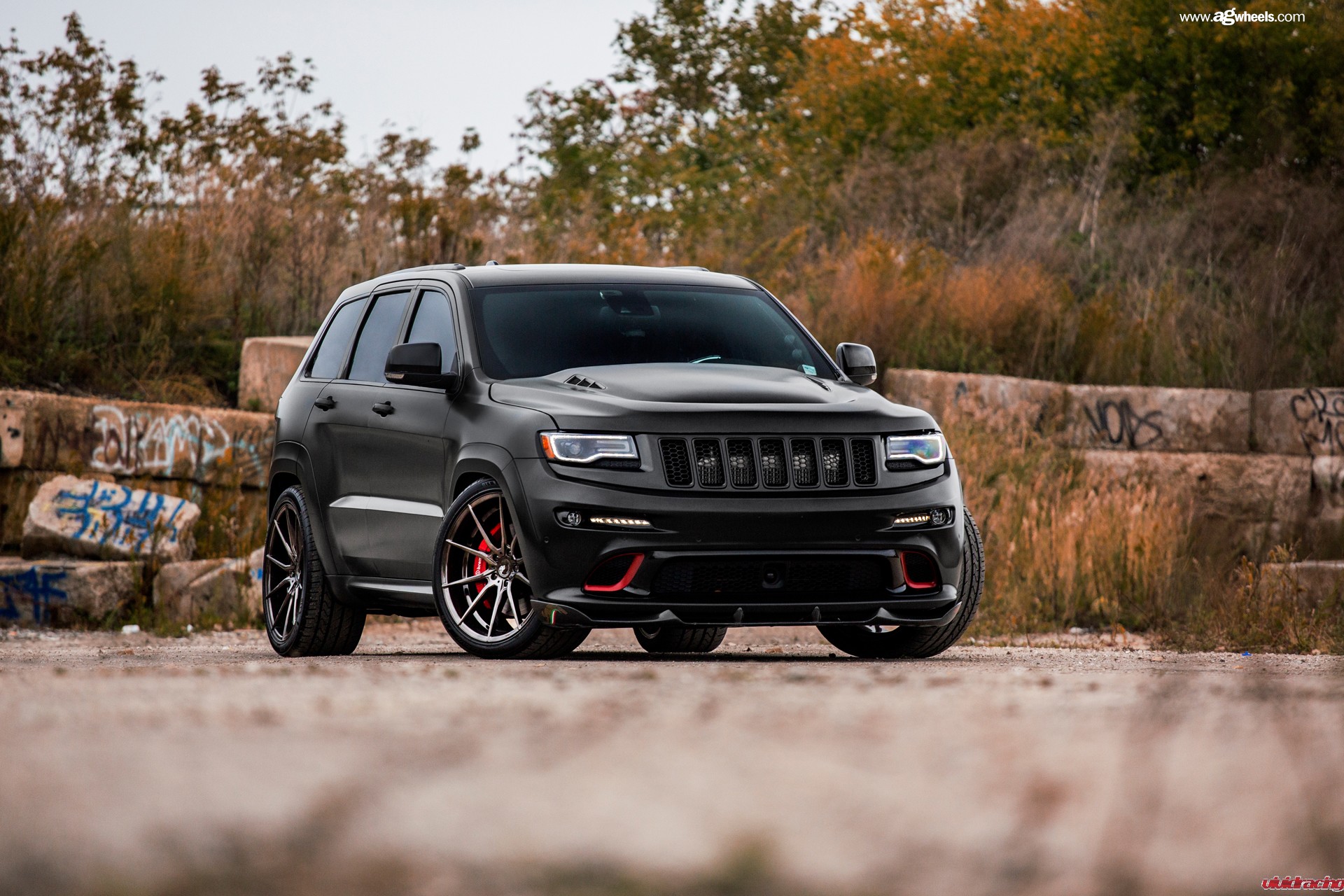 jeep-grand-cherokee-srt-m652-smoked-mirror-1_30587067575_o