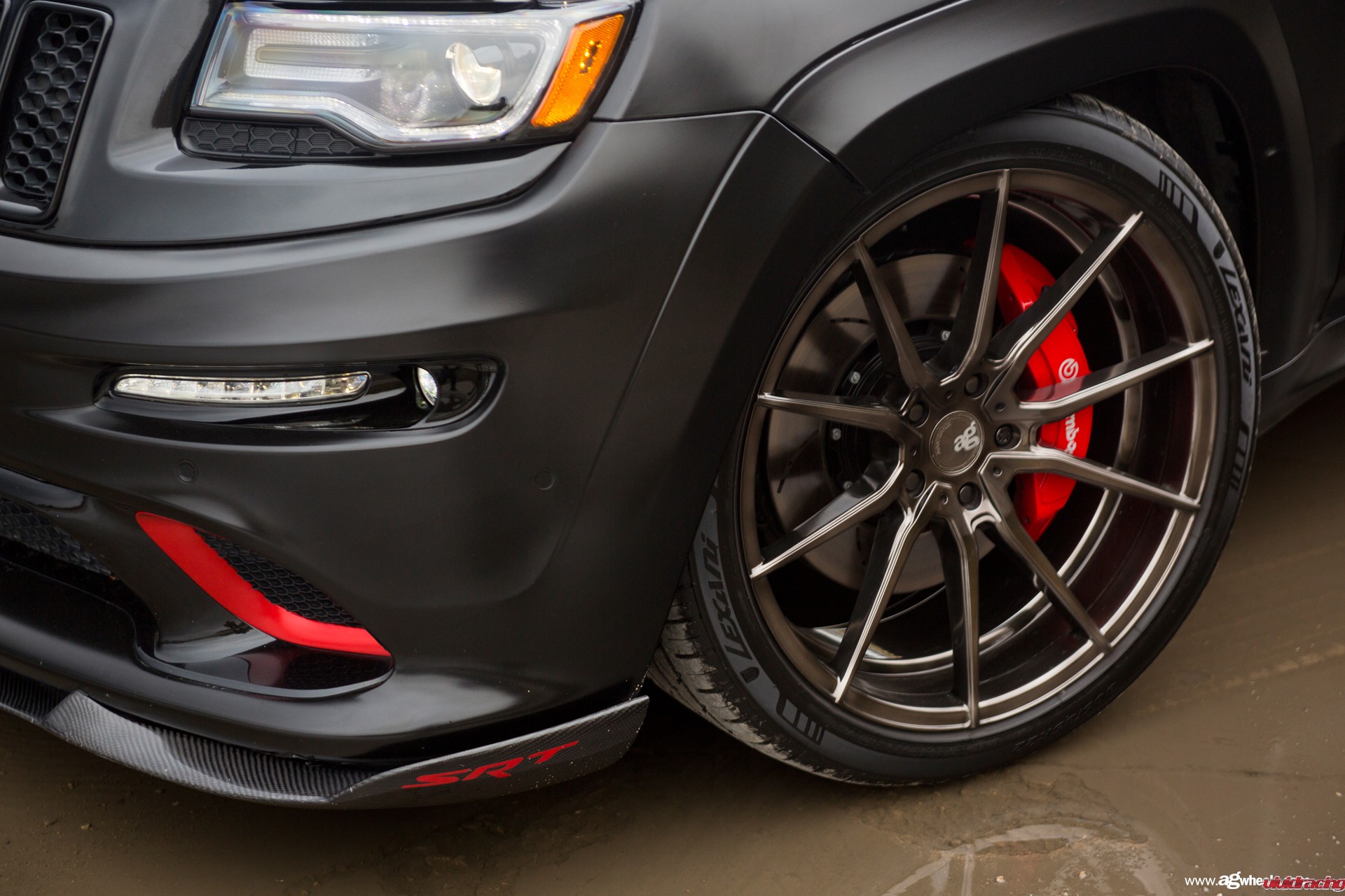 jeep-grand-cherokee-srt-m652-smoked-mirror-9_29955210184_o