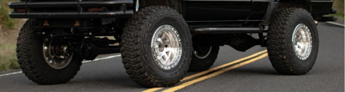 KM229 Machete Crawl Banner