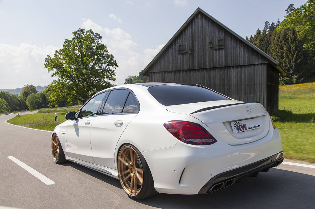 low_KW_V3_Mercedes-Benz_C63AMG_Fahraufnahme02