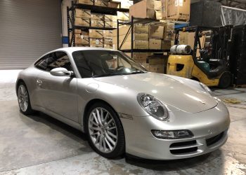 Stunning Silver Porsche 997 Carrera Gets VR Tuned