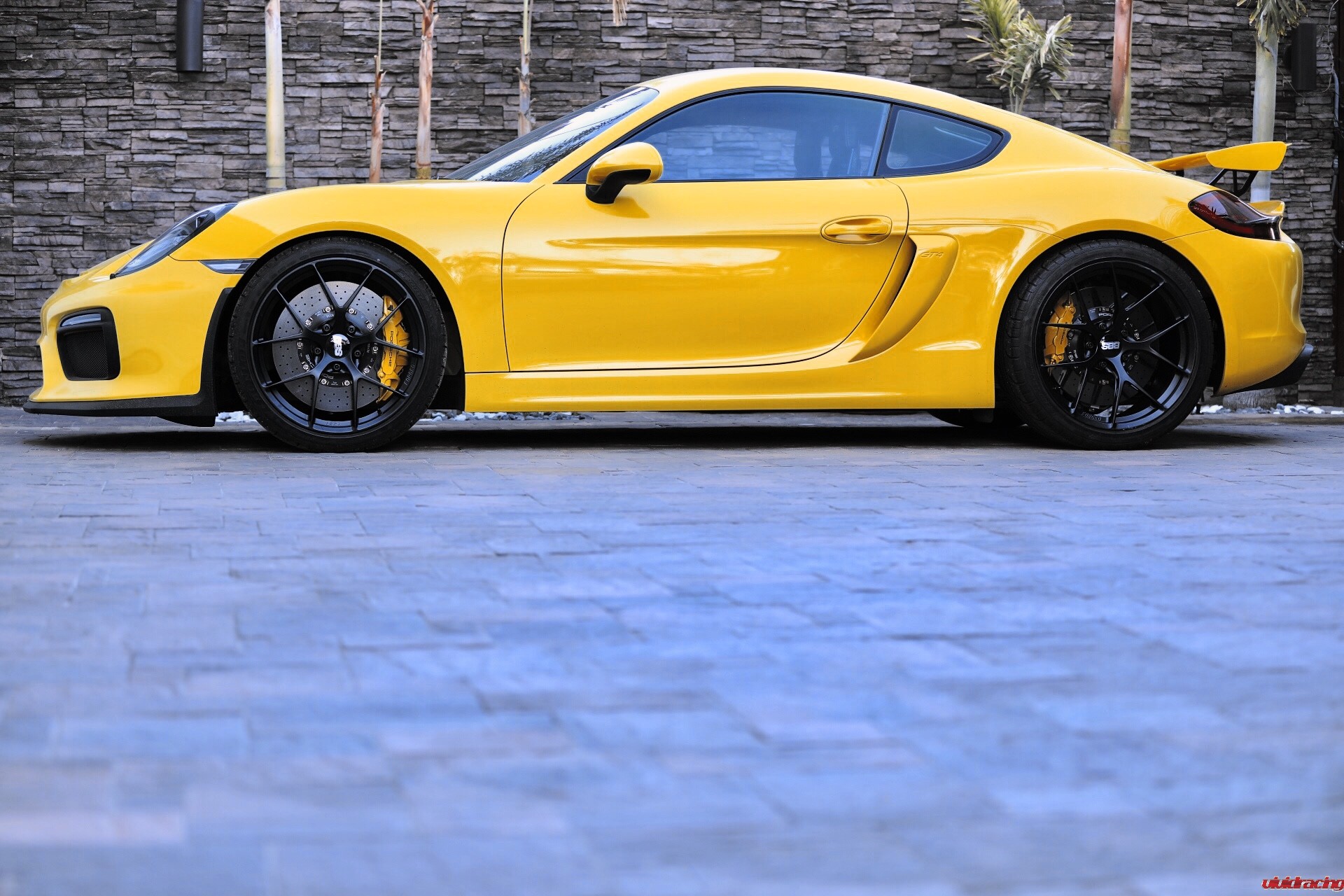 Porsche Cayman GT4, BBS FI-R wheels