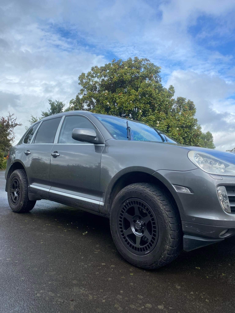 Porsche Cayenne Gets Overland Treatment with VR D07 18x9.0