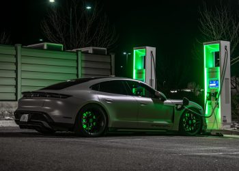 VR Forged D04 Wheels on Porsche Taycan Turbo