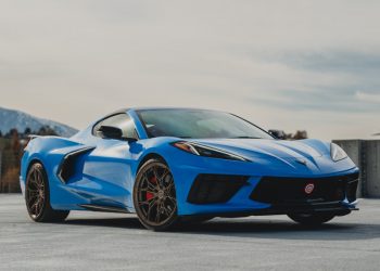 Corvette C8 Rapid Blue with Satin Bronze VR Forged Wheels – Photoshoot!