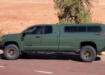 Toyota Tundra in Army Green with Bronze D02 Wheels