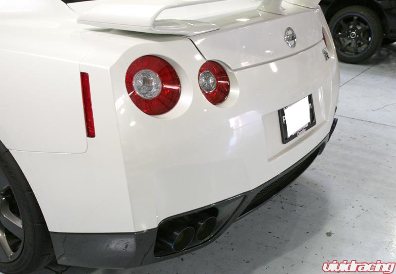 2010 White Nissan GTR