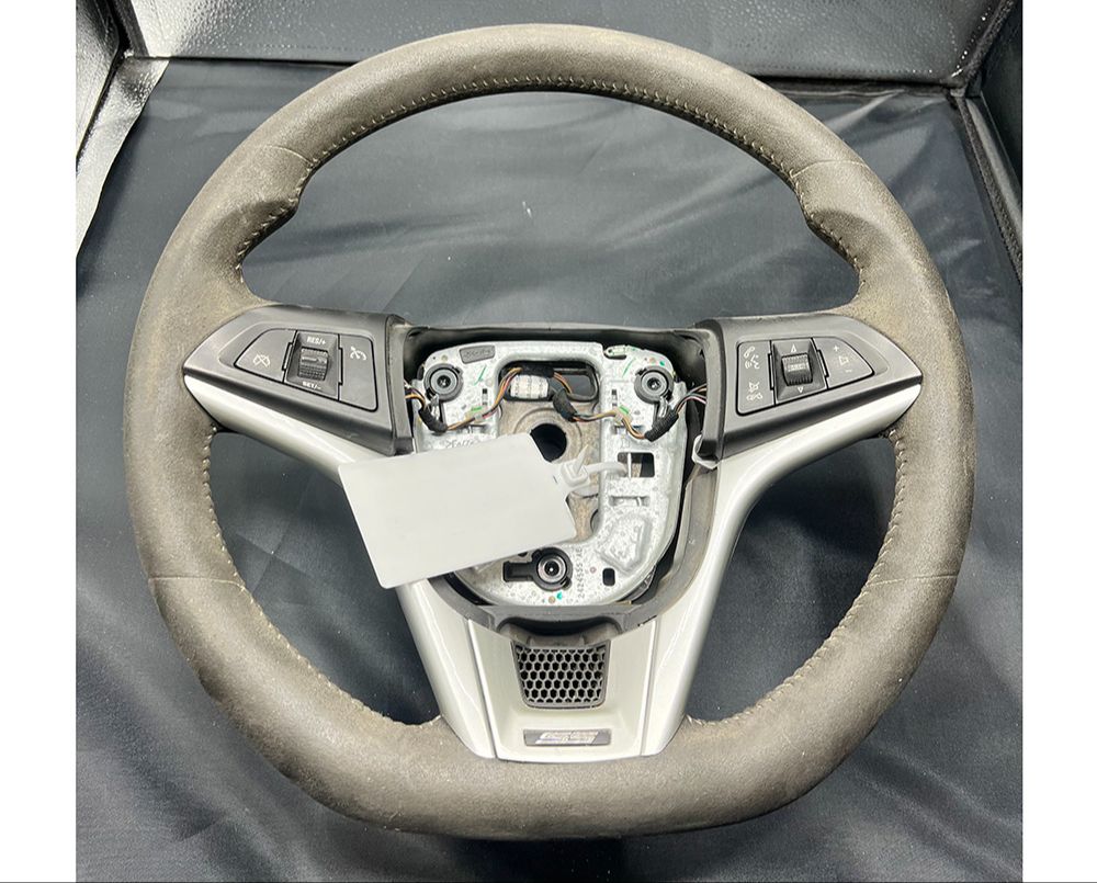 Chevrolet Camaro OEM Steering Wheel 2012-2015 Part# 22925461 - Used CLEARANCE - VR-CAMARO1-STRWHL-core