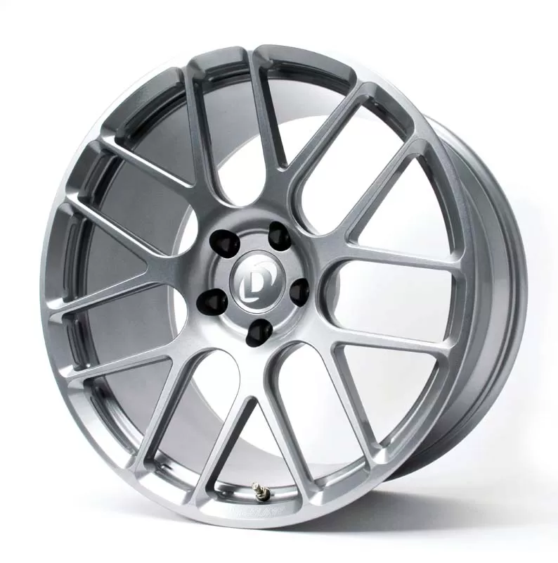 Dinan 19 in Lightweight Forged Perfo - D750-0063-SE1-SIL