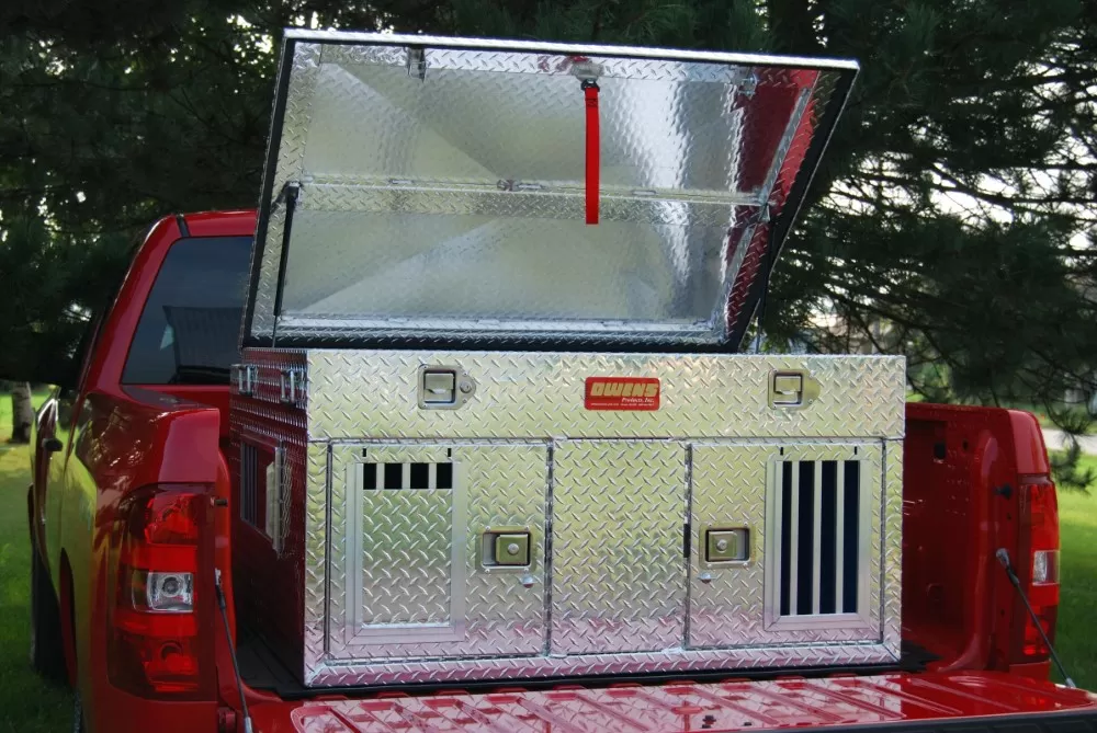Owens Products 48 W x 45 D x 26 H Diamond Tread Aluminum Dog Box Hunter Series Double Compartment with Top Storage & Standard Vents - 55006