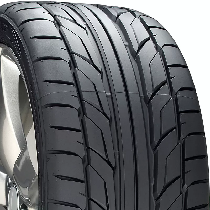 Nitto NT555 G2 Tire 275/35 R18 99WxL BSW - 211160