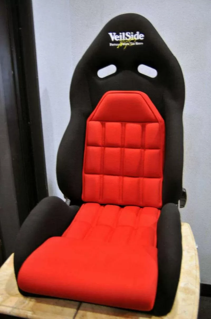 VeilSide VS D-1R Narrow Carbon Reclining Racing Seat Black/Red - FA015-01REDC